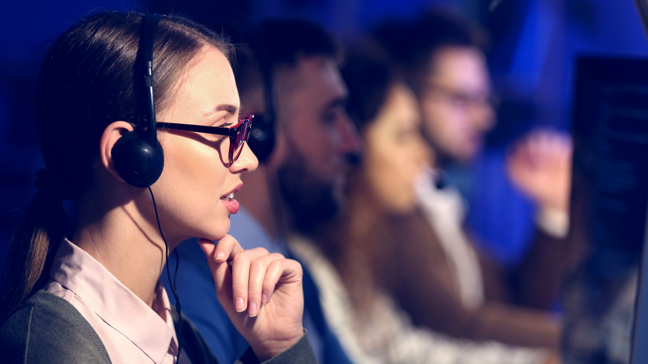 Les téléconseillers en première ligne face à l’IA